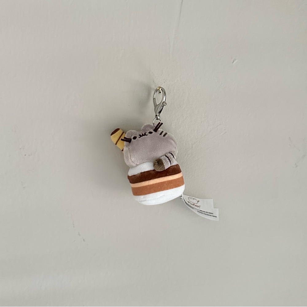 Pusheen Blind Box Series 16 Catfe Keychain - Tiramisu